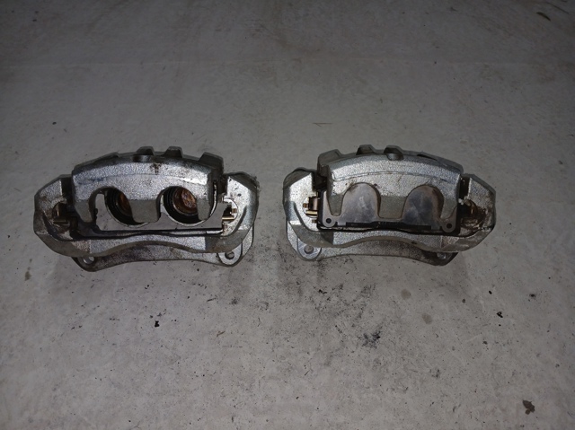 Суппорт тормозной, передний, левый 4775042130 TOYOTA