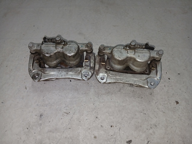 TOYOTA 4775042130 Суппорт тормозной передний левый в наличии Украина