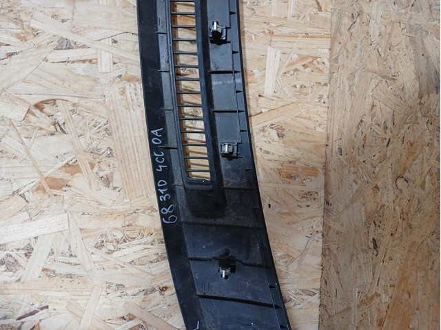 NISSAN 683104CC0A в наличии Каменское