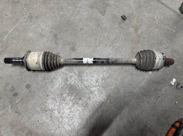 Полуось задняя, правая A1673507301 MERCEDES