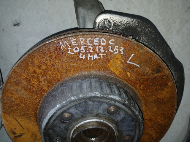 A2133325200 MERCEDES Цапфа передняя правая купить в Киев