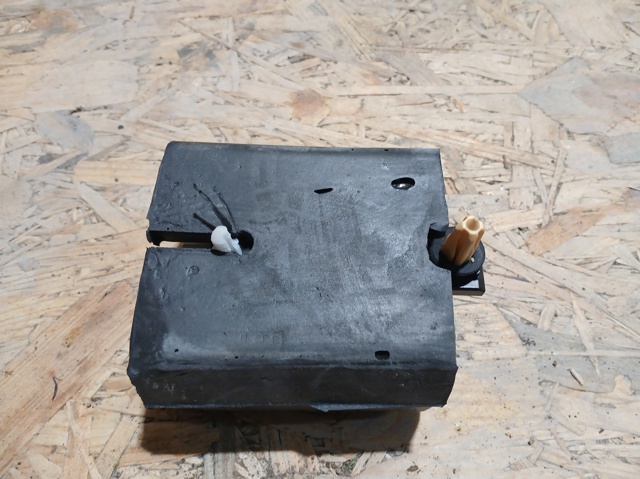 FK7217509AA LAND ROVER купить в Хмельницкий