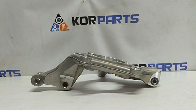 51710GI000 HYUNDAI Цапфа (поворотный кулак) передний левый купить в Полтава