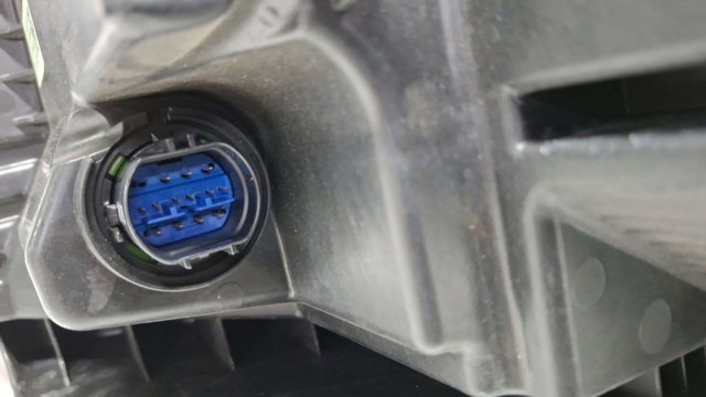 HYUNDAI 92101P2120 Фара левая в наличии Черкассы