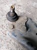Правая нижняя шаровая опора 6R0407366 VAG