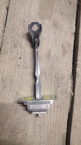 NISSAN 804304EA0A Ограничитель двери в наличии Житомир