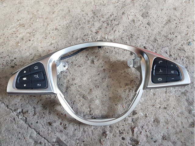 Блок кнопочных переключателей рулевого колеса A0999050300 MERCEDES