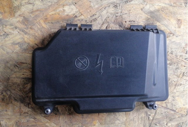 Крышка блока предохранителей A2055400082 MERCEDES