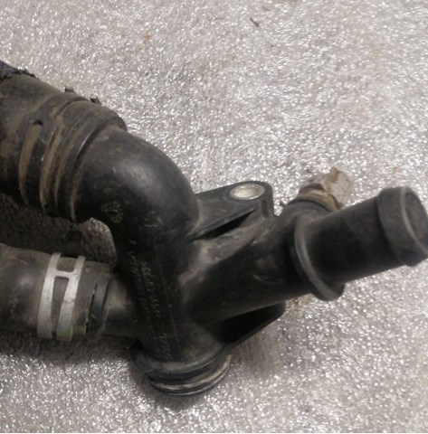 DS7Z8K556G FORD Фланец системы охлаждения (тройник) купить в Каменское