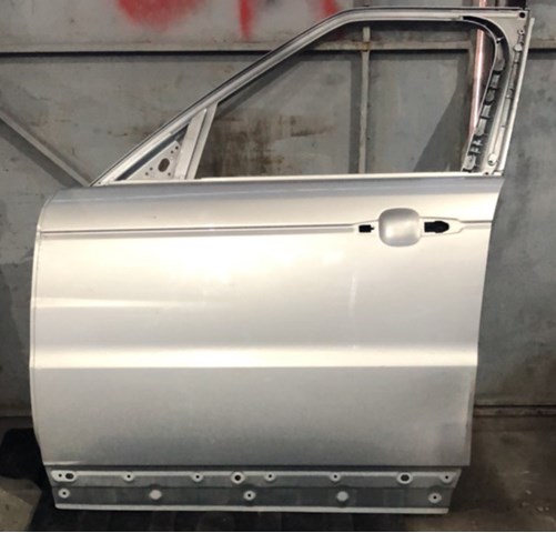 Водительская дверь LR044227 LAND ROVER
