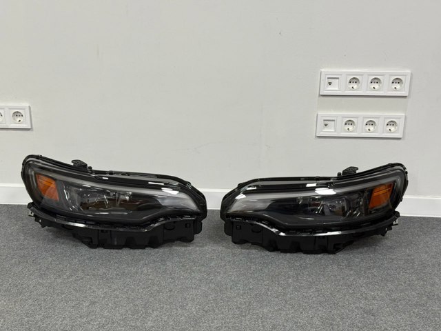 Фара правая 68275944AE CHRYSLER