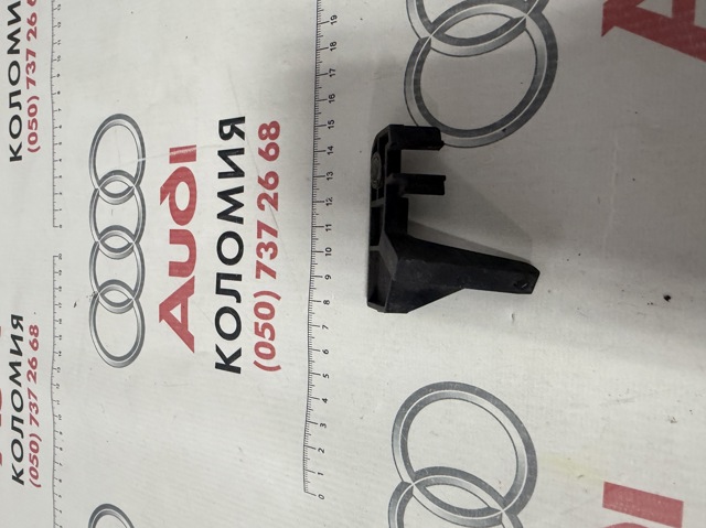 Кронштейн воздушного фильтра 04L121093AD VAG