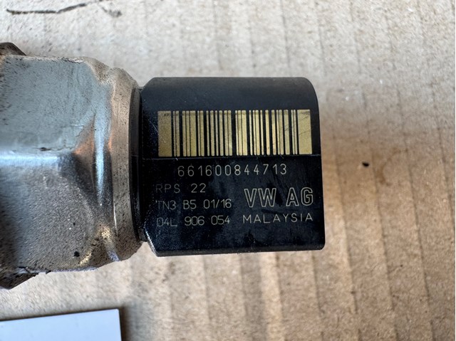 Датчик давления топлива 04L906054 VAG