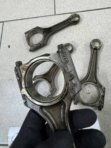 Шатун поршня двигателя 06H198401D VAG