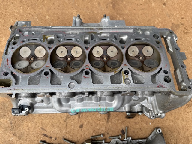 VAG 06N103063F Головка блока цилиндров (ГБЦ) в наличии Днепр