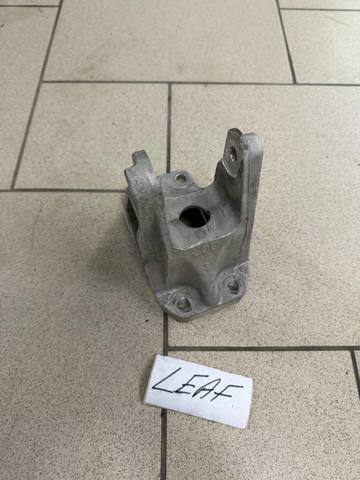 Кронштейн подушки (опоры) двигателя, задней 113333NF0A NISSAN