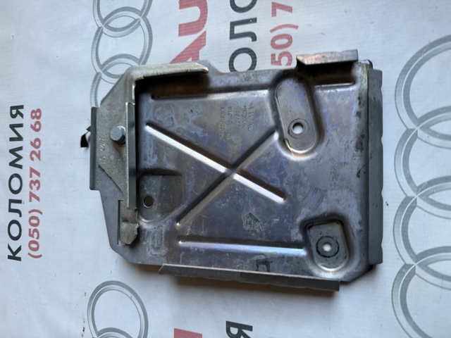 Крепление аккумулятора 1EA915331C VAG