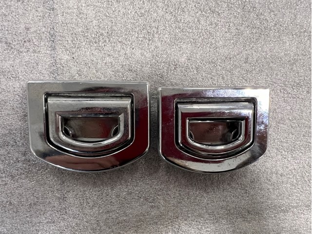 Петля крепления груза 1K0864203 VAG