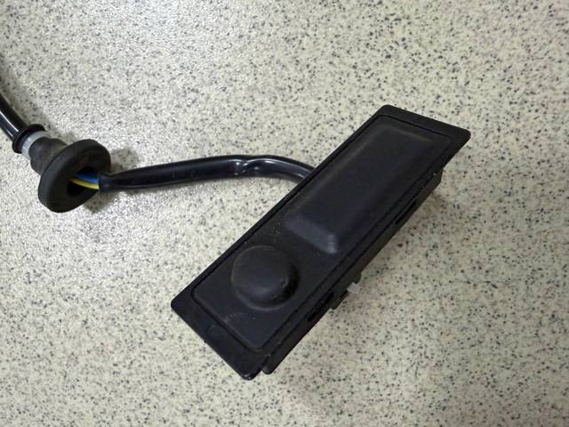 NISSAN 253805SA0A Кнопка привода замка крышки багажника (двери 3/5-й (ляды) в наличии Ирпень
