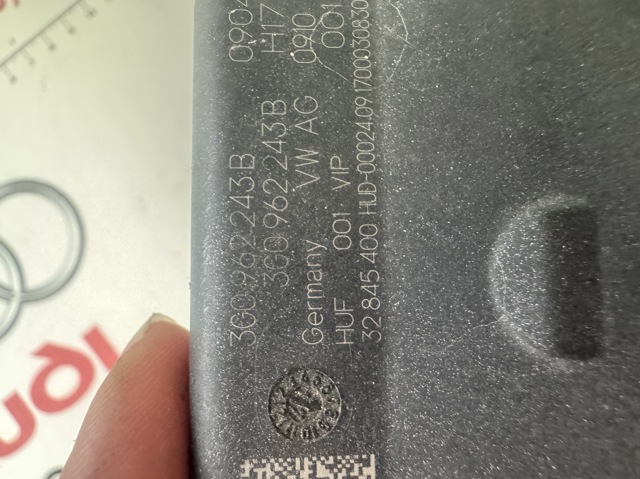 3G0962243B VAG Модуль управления (ЭБУ) открытия крышки багажника (двери 3/5-й задней) купить в Киев