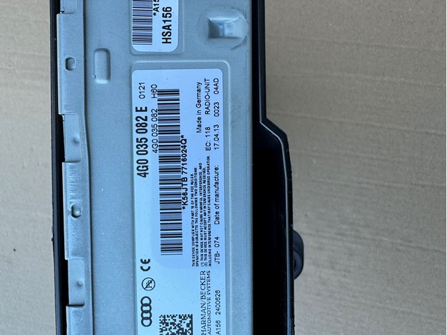Магнитола (радио AM/FM) 4G0035082E VAG