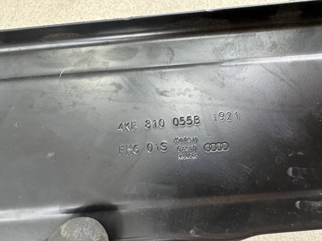 VAG 4KE810055B Кронштейн крепления крыла переднего левого задний в наличии Днепр