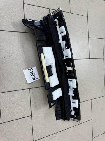 4KE8634714PK Облицовка задней панели багажника купить Черновцы