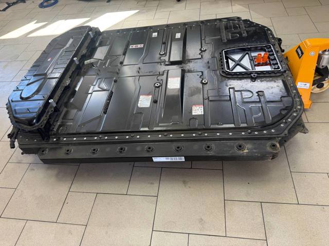 Батарейный модуль электромобиля 4KE915910BD VAG