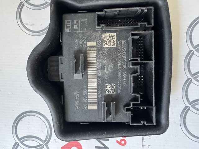 Блок комфорта передней двери 5Q0959593K VAG
