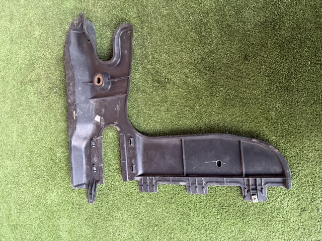 VAG 5QF825102C Защита днища задняя правая в наличии Чернигов