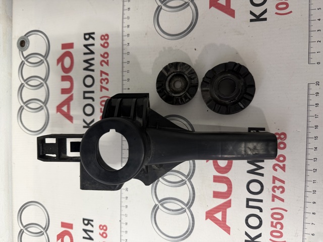 VAG 80A805202 Кронштейн (подушка крепления) радиатора нижний в наличии Ирпень