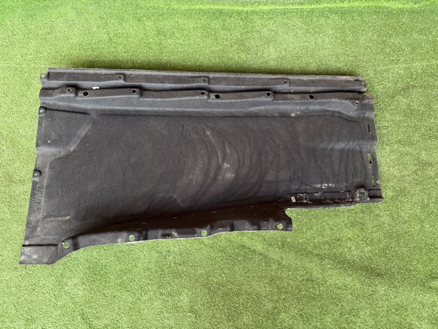 Защита днища, правая 80A825208B VAG