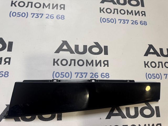 Накладка двери задней правой вертикальная 80A839902 VAG
