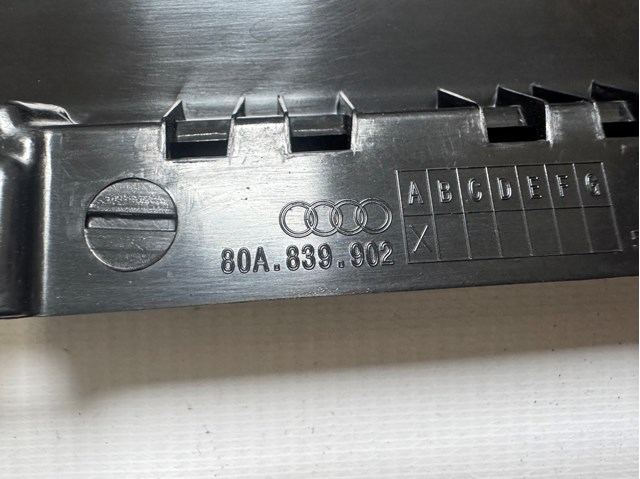 80A839902 VAG Накладка двери задней правой вертикальная купить в Винница