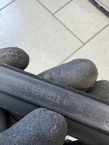 80A854328B9B9 Молдинг лобового стекла правый купить Украина