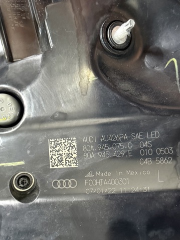 Задняя левая фара 80A945075C VAG