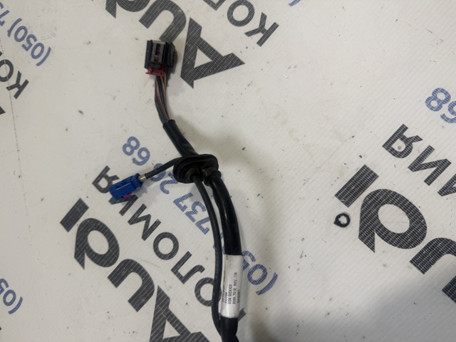 Правое боковое зеркало 80B857410E9B9 VAG