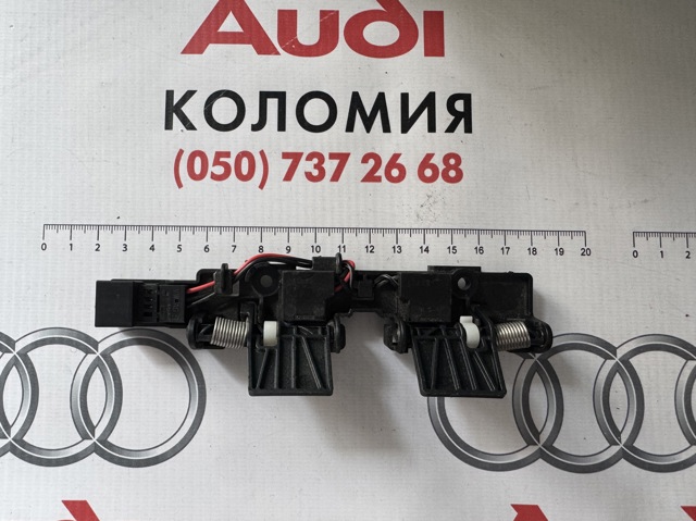 Датчик открытия крышки багажника/задней двери (ляды) 80C959121A VAG