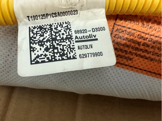 88920D3000 Подушка безопасности (AIRBAG) спинки сиденья правого купить Киев