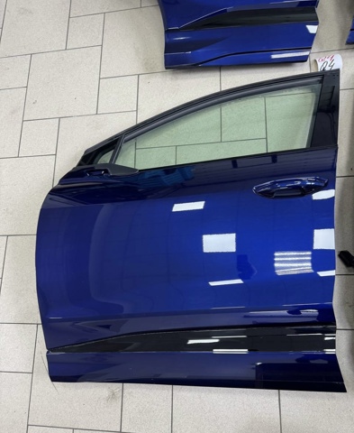 Водительская дверь 89A831051 VAG