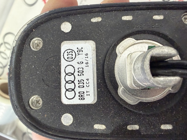 8R0035503CGRU Антенна купить Полтава
