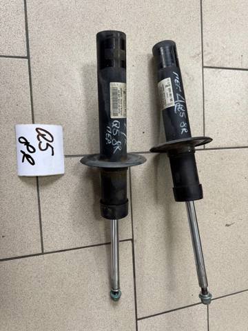 Стойка амортизатора передняя 8R0413031BE VAG