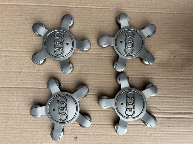 Колпак колесного диска 8R0601165 VAG