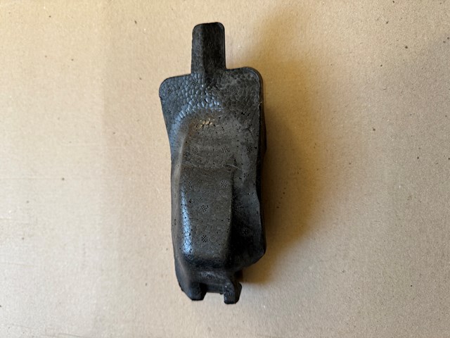 Энергопоглотитель заднего бампера 8R0807251 VAG
