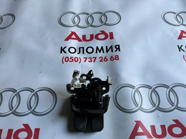 Замок пятой двери 8R0827505 VAG