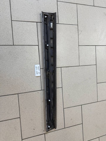 VAG 8R0853960LGRU Молдинг двери передней правой в наличии Запорожье