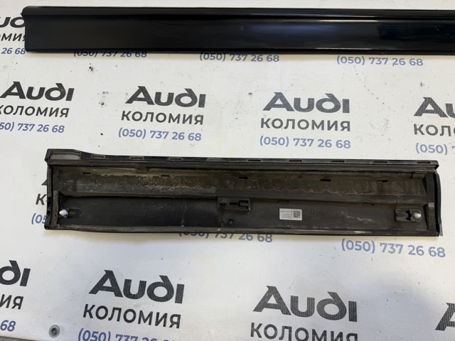 8R0853970B Молдинг двери задней правой купить Харьков
