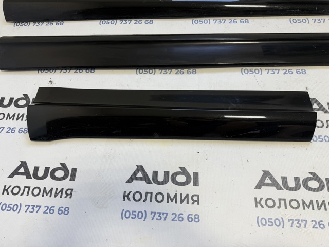 Молдинг задней правой двери 8R0853970B VAG