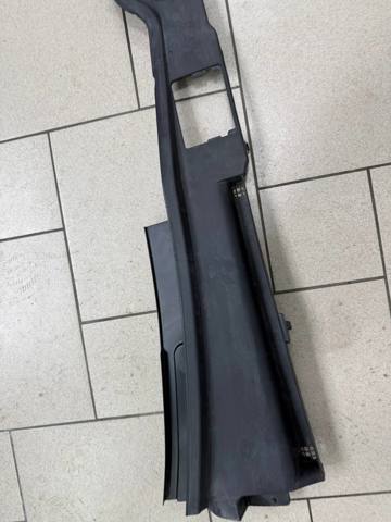 VAG 8R1819447C Водосток лобового стекла, жабо в наличии Винница