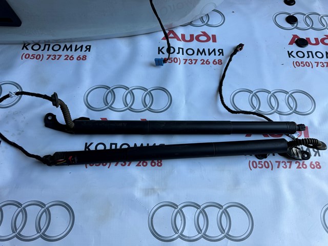 Амортизатор двери багажника 8U0827851 VAG